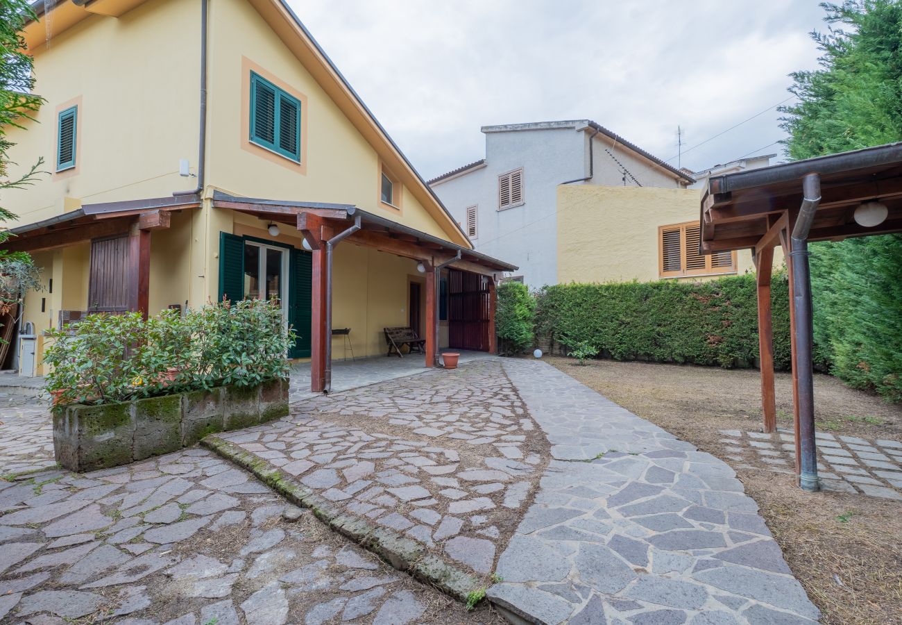 Casa a Atri - Luminosa casa a Casoli di Atri con giardino
