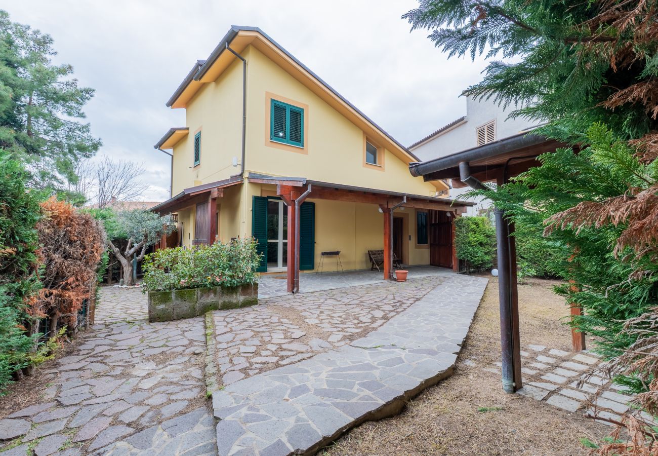 Casa a Atri - Luminosa casa a Casoli di Atri con giardino