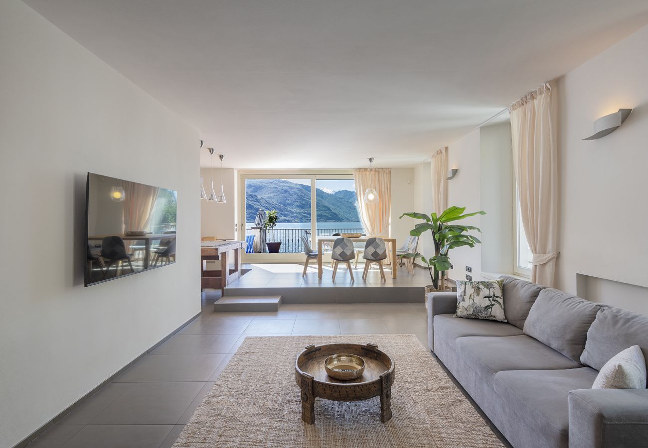 Appartamento a Dongo - Architect's house