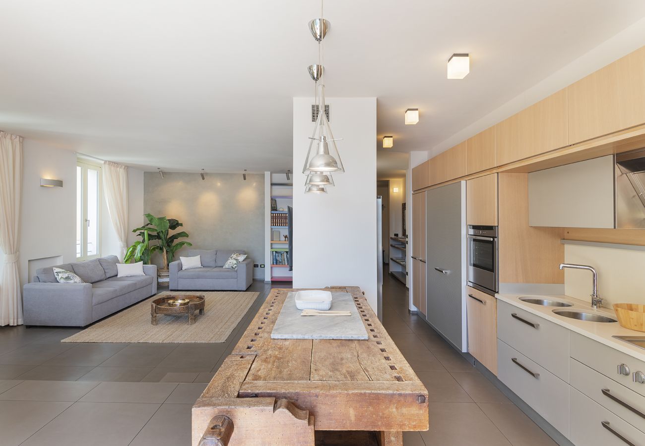 Appartamento a Dongo - Architect's house