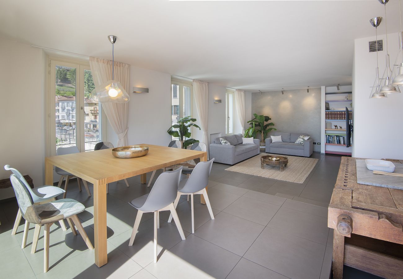 Appartamento a Dongo - Architect's house