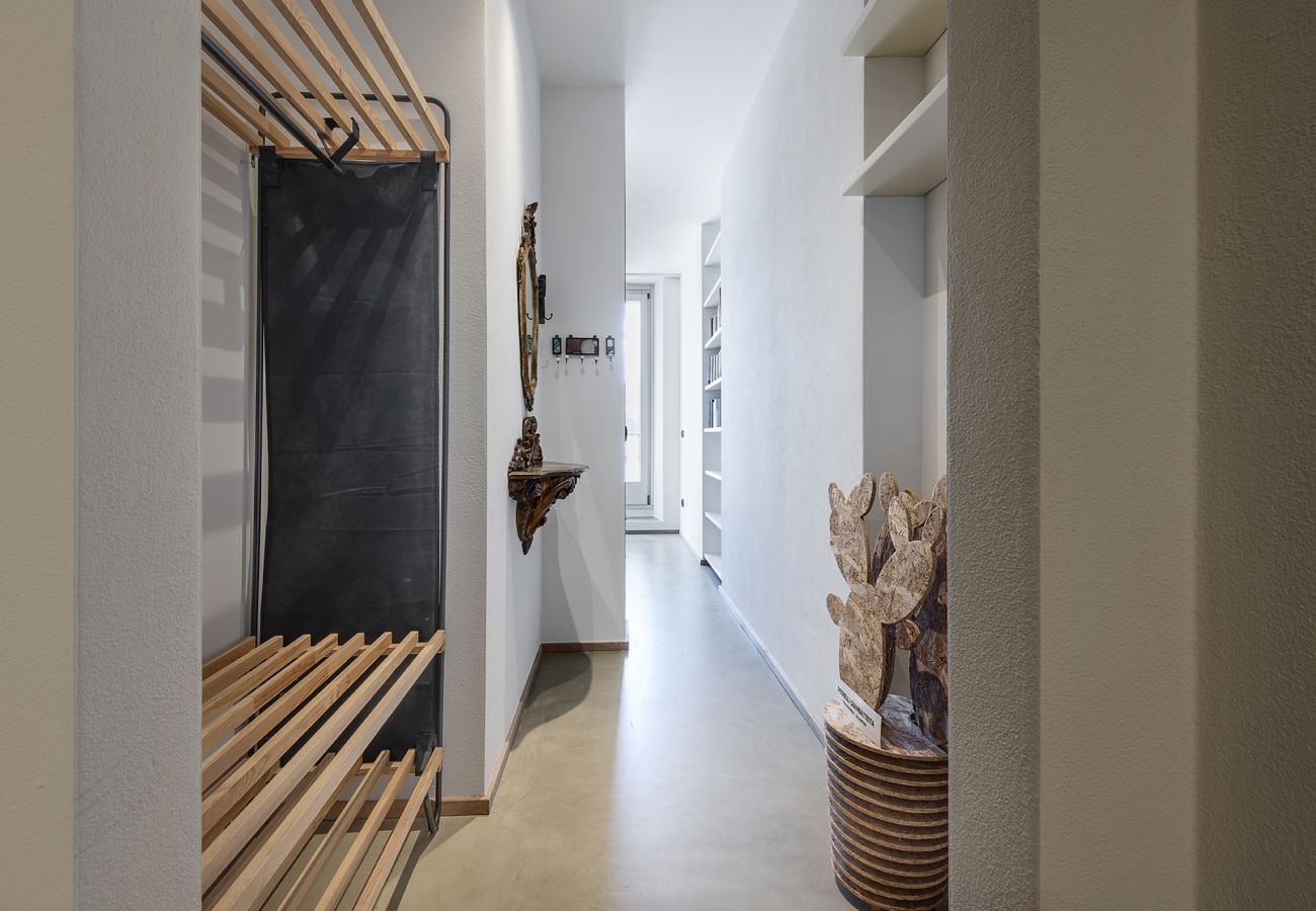 Appartamento a Dongo - Architect's house