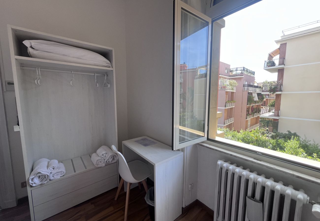 Affitto per camere a Roma - 20 camera matrimoniale con bagno  in comune 