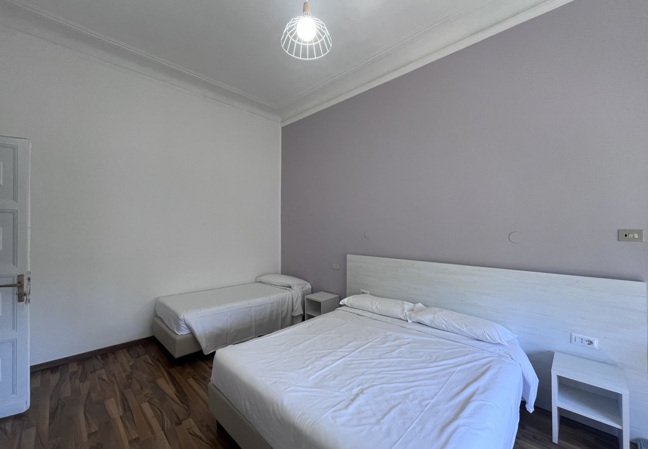 Affitto per camere a Roma - 24 camera tripla con bagno in comune