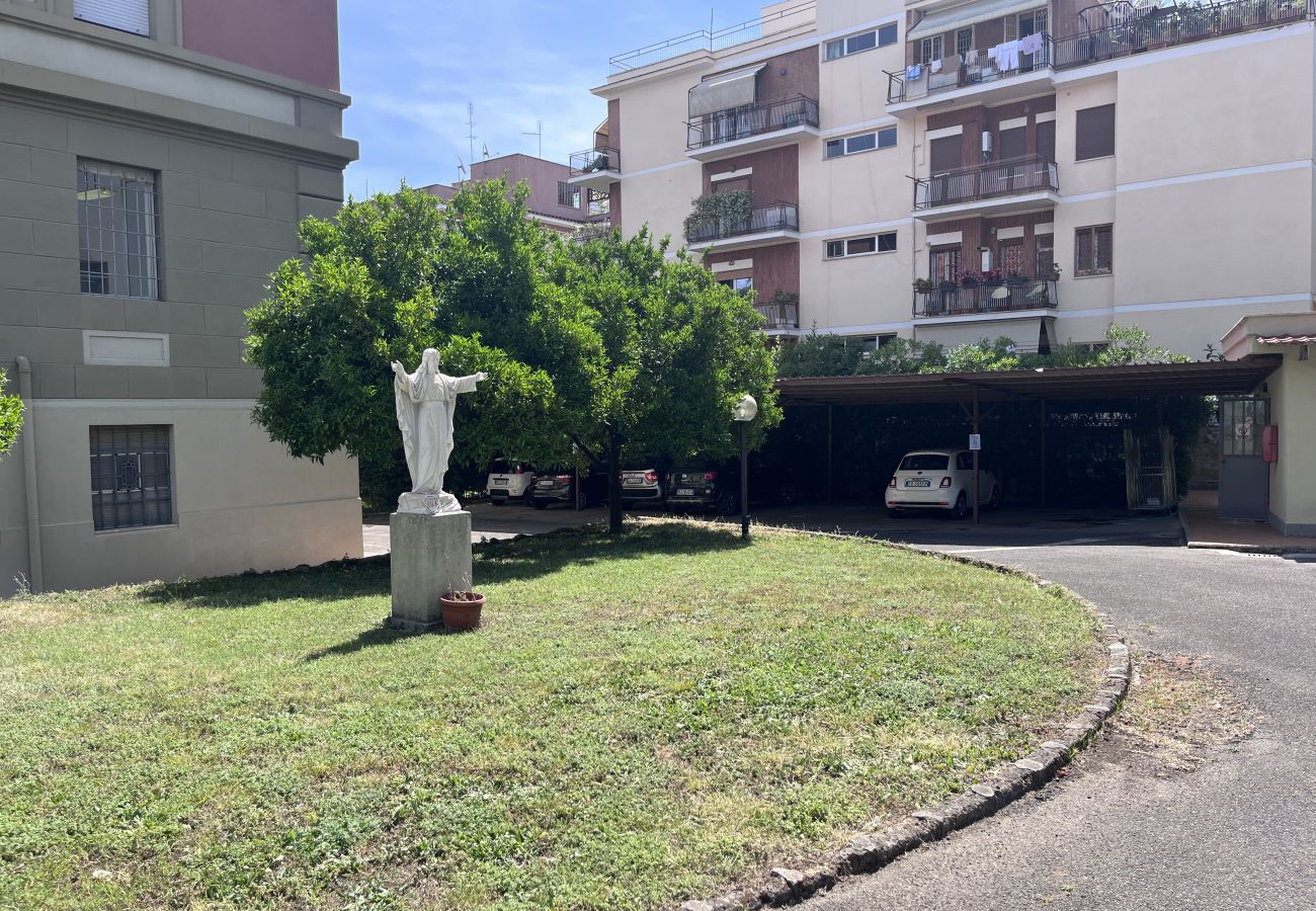 Affitto per camere a Roma - 24 camera tripla con bagno in comune