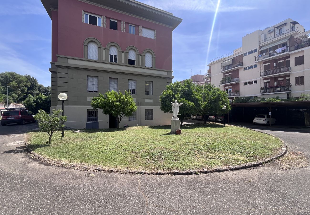 Affitto per camere a Roma - 24 camera tripla con bagno in comune