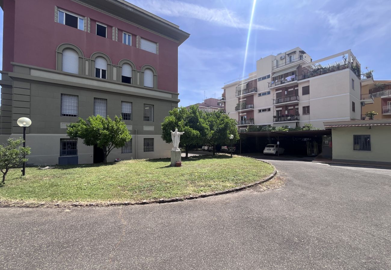 Affitto per camere a Roma - 24 camera tripla con bagno in comune