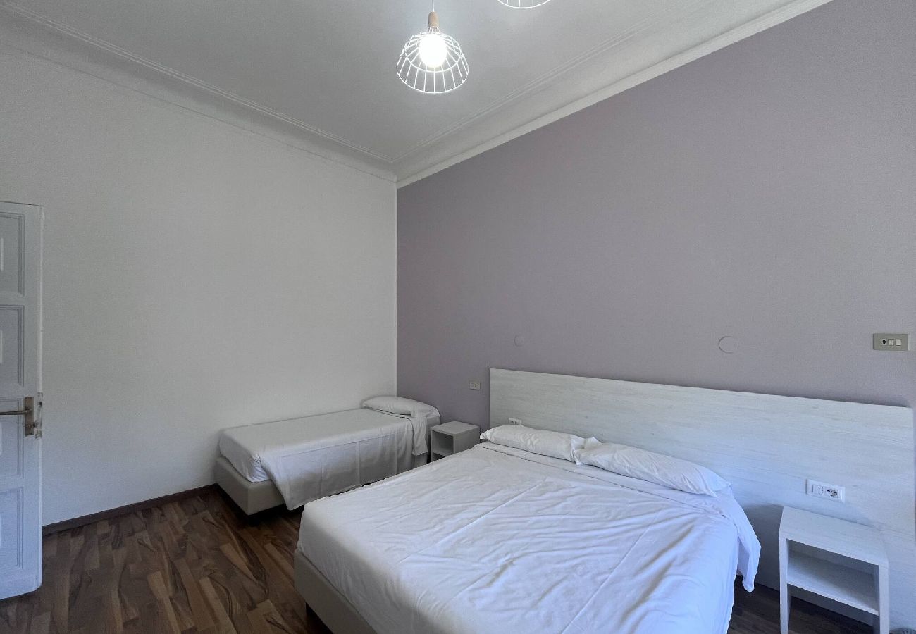 Affitto per camere a Roma - 24 camera tripla con bagno in comune