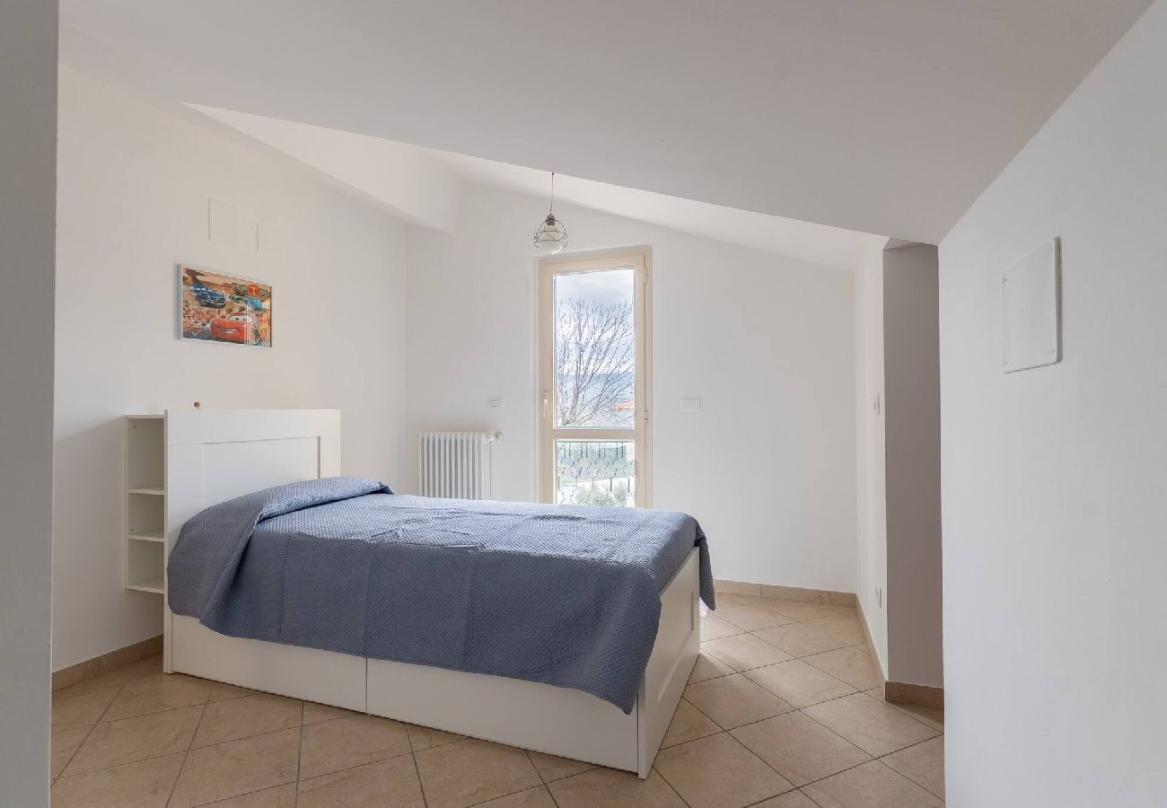 Casa a Casoli - Luminosa casa a Casoli di Atri con giardino