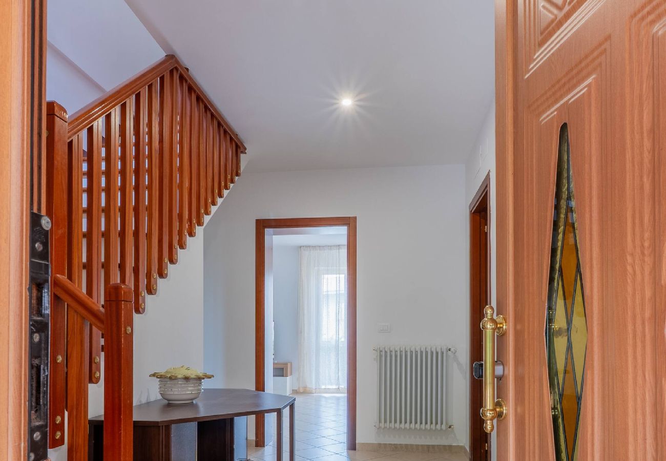 Casa a Casoli - Luminosa casa a Casoli di Atri con giardino