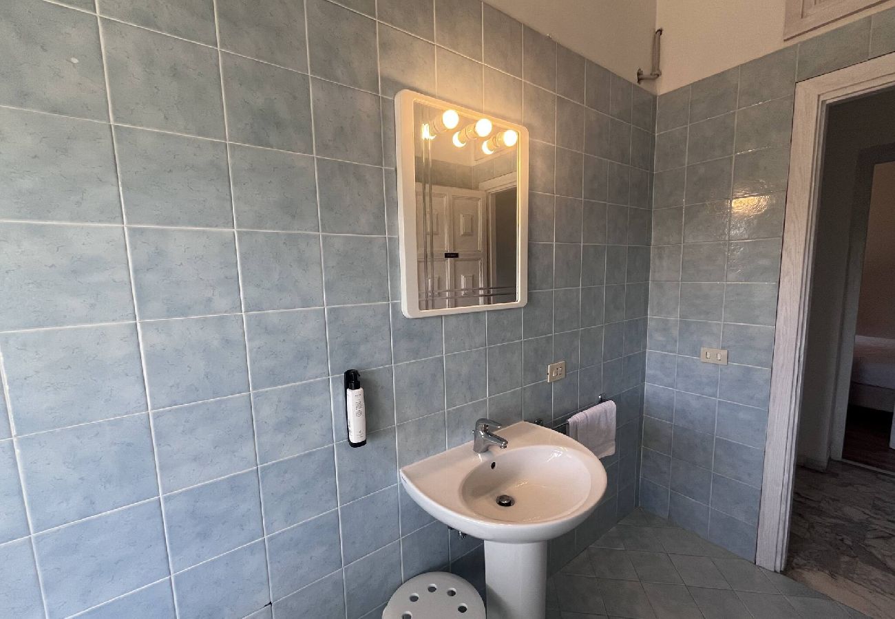 Affitto per camere a Roma - 20 camera matrimoniale con bagno in comune