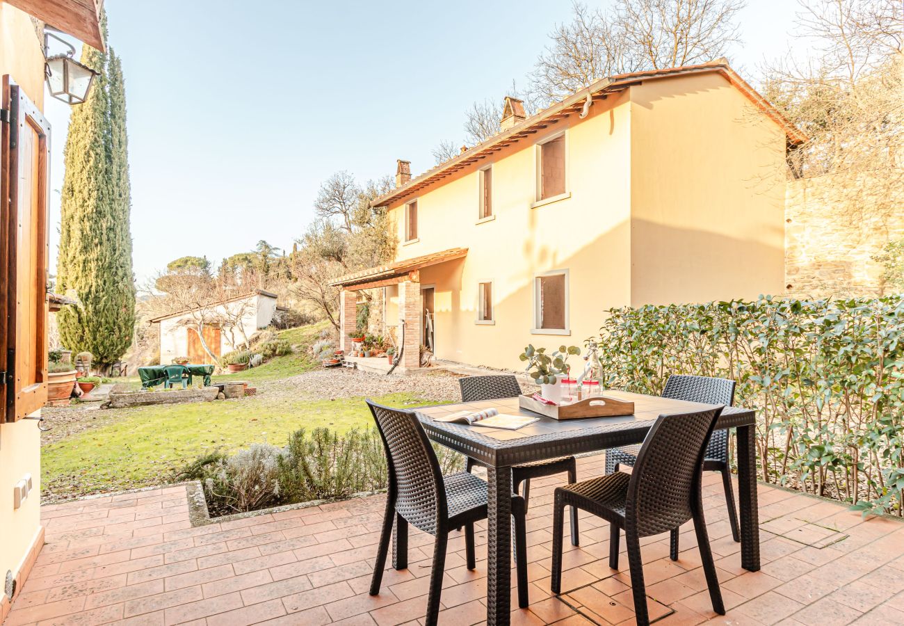 Apartment in Staggiano - Il Gallo a Pois 🐓 🏁