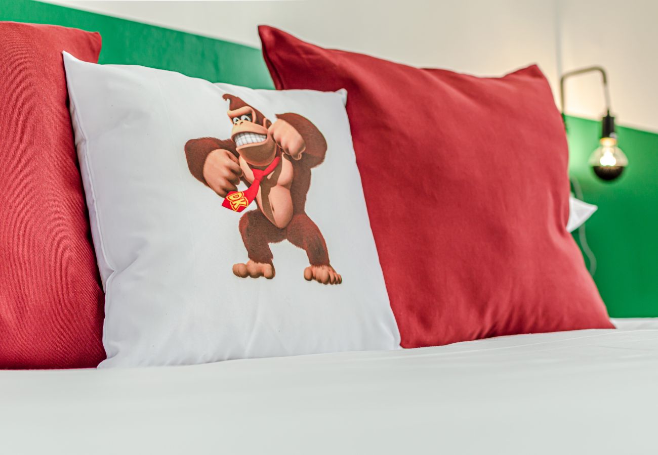 Rent by room in Livorno - Game Rooms - Donkey Kong Room 🕹️ 🦍