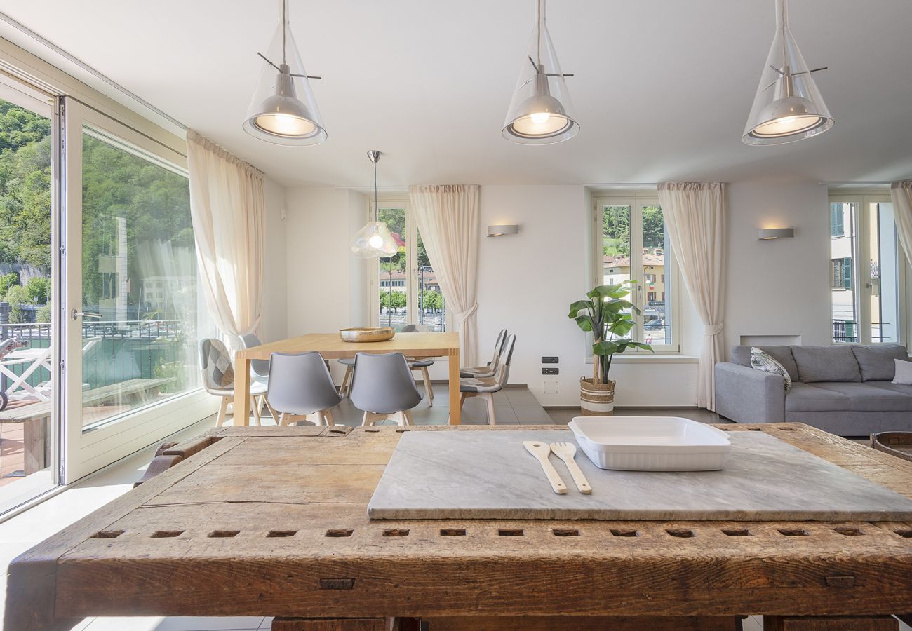 Apartment in Dongo - Architect's house