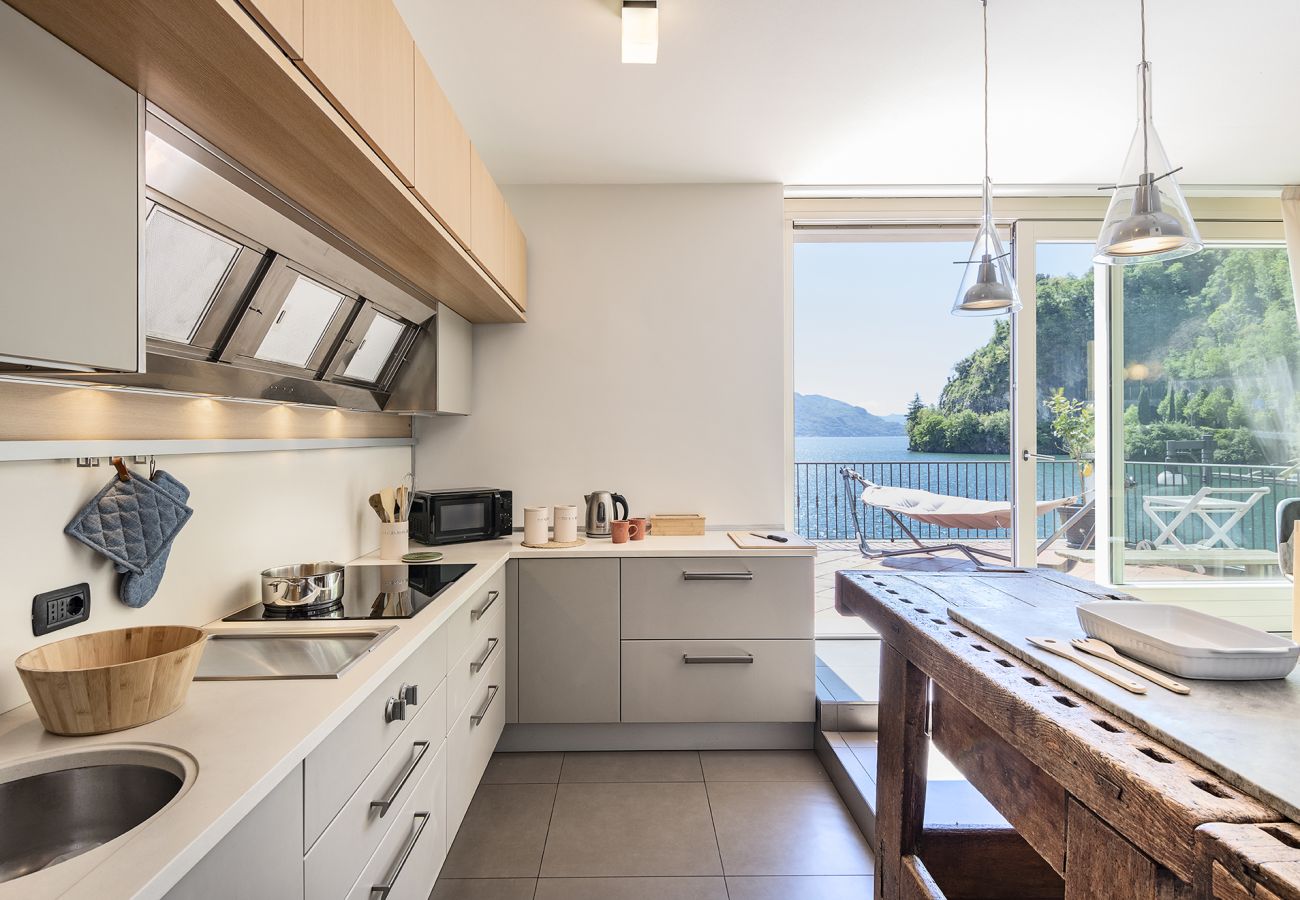 Apartment in Dongo - Architect's house