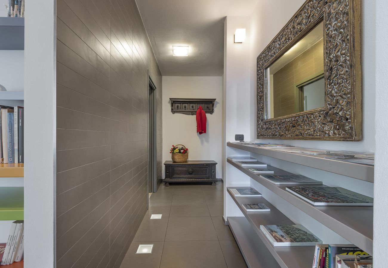Apartment in Dongo - Architect's house