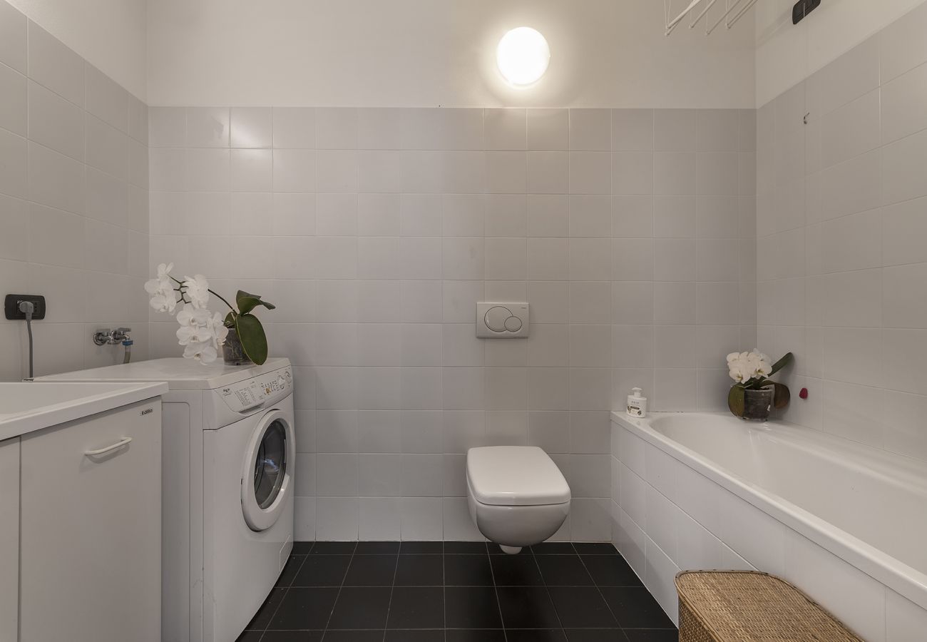 Apartment in Dongo - Architect's house