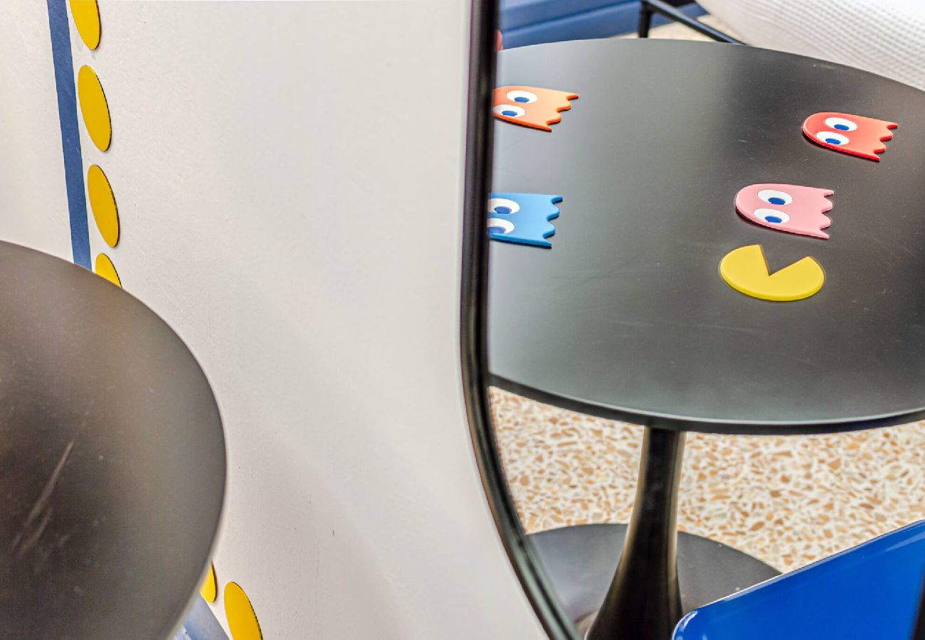 Rent by room in Livorno - Game Rooms - Pac Man Room