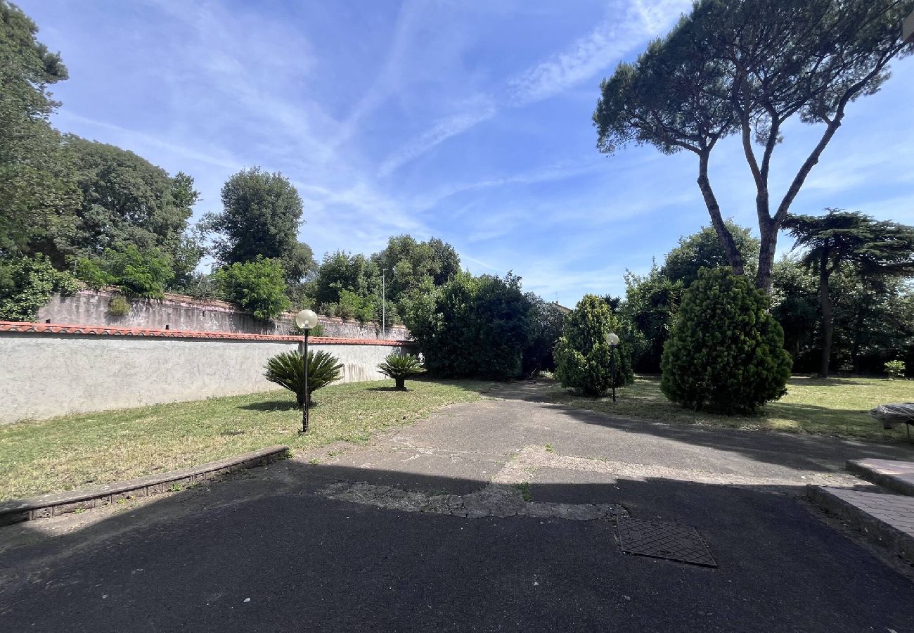 Rent by room in Rome - 24 camera tripla con bagno in comune