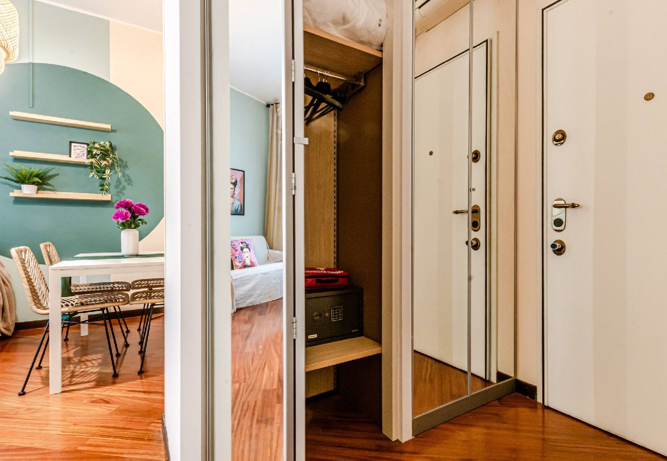 Apartment in Milan - La Casa di Frida Kahlo