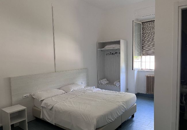 Rent by room in Roma - 21 camera matrimoniale con bagno privato