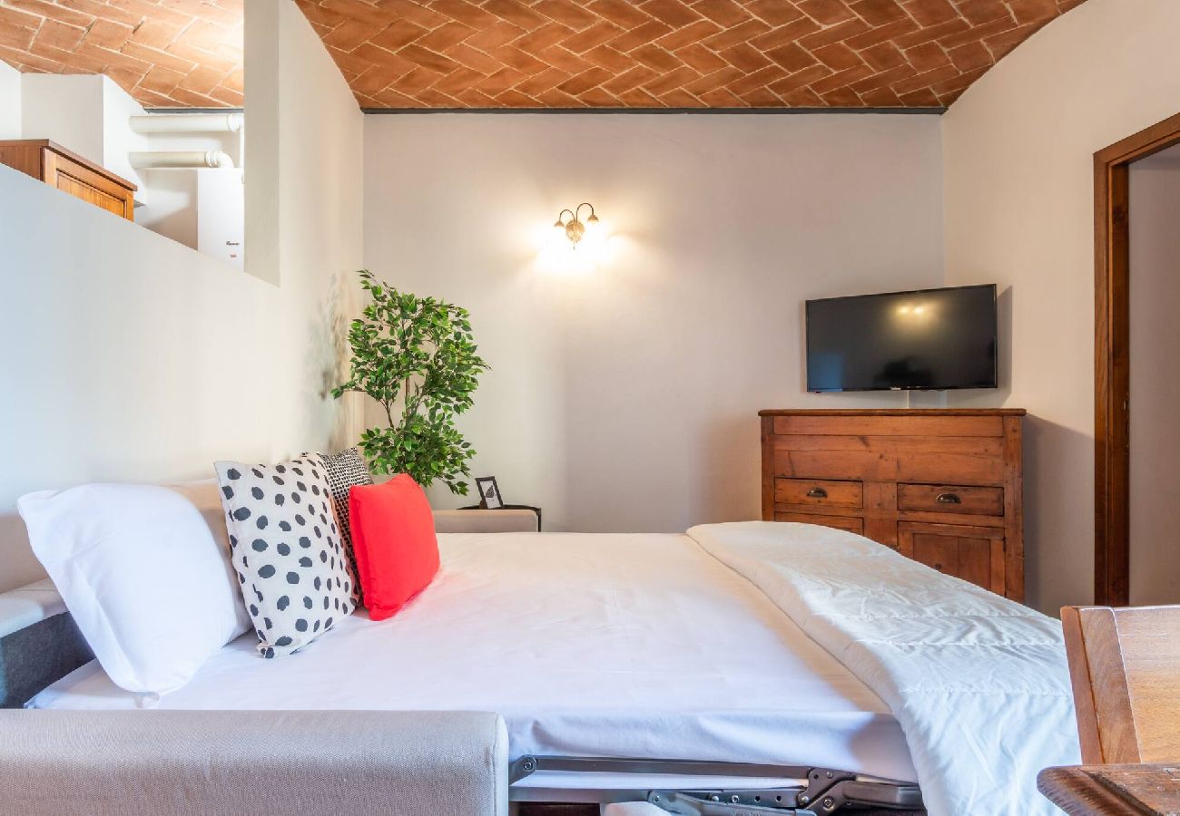 Apartment in Arezzo - Il Gallo a Pois
