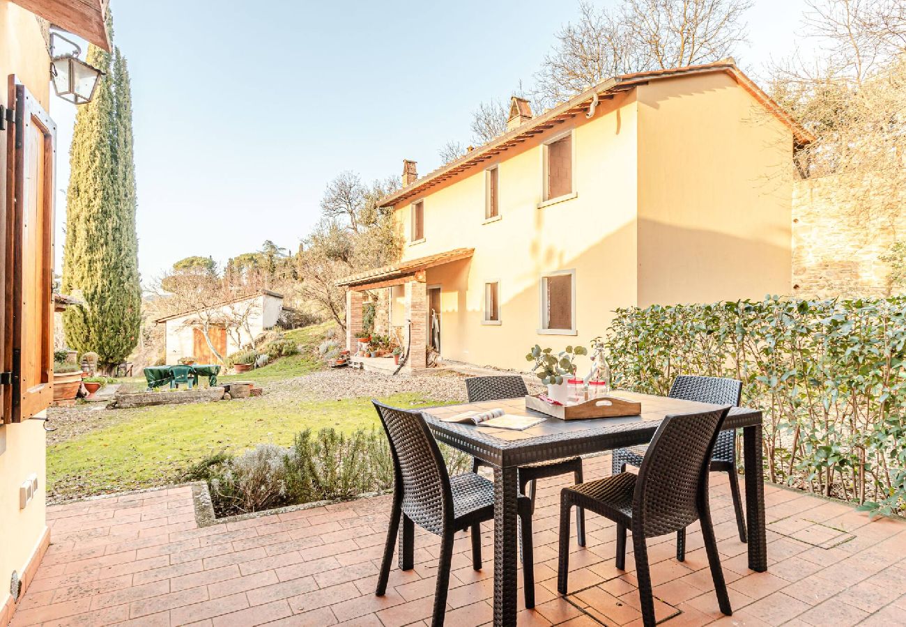 Apartment in Arezzo - Il Gallo a Pois