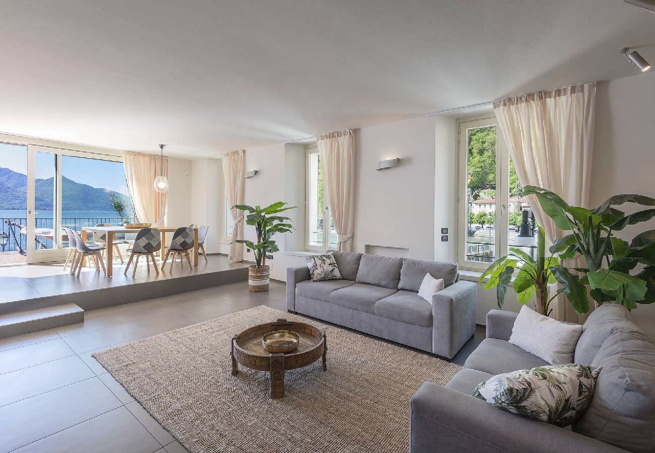 Apartment in Dongo - Architect´s house