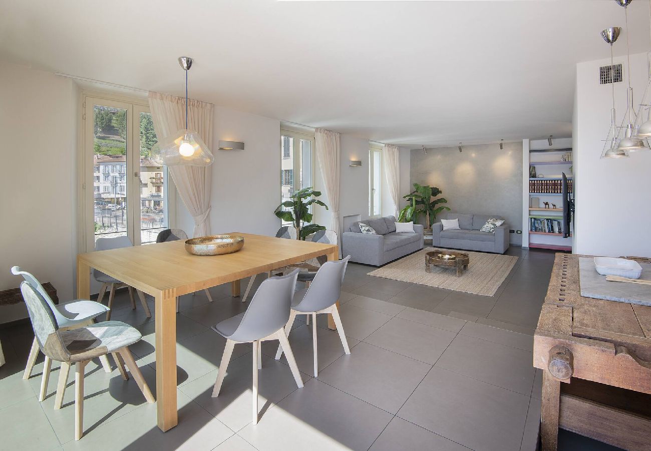 Apartment in Dongo - Architect´s house