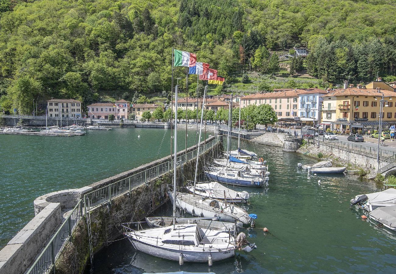 Apartment in Dongo - Architect´s house