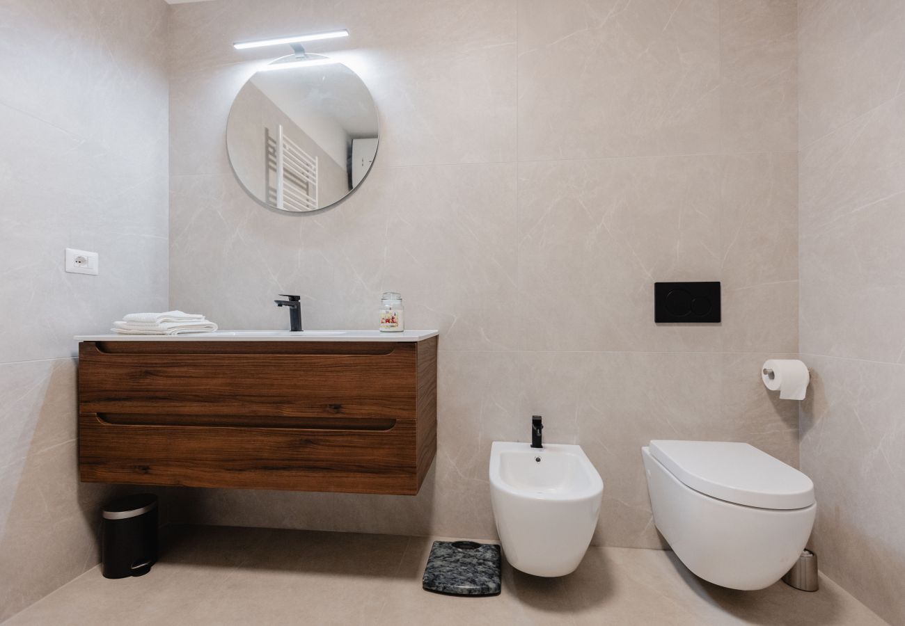 Apartment in Milan - Black & Light Milano