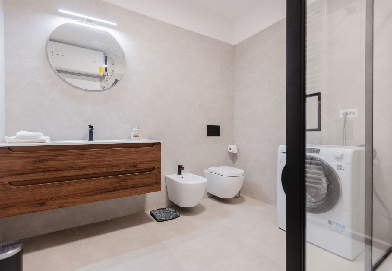 Apartment in Milan - Black & Light Milano