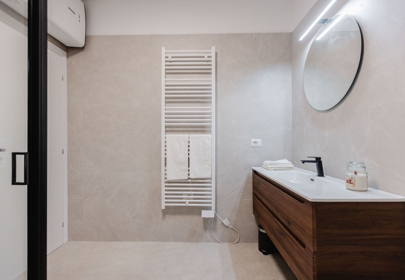 Apartment in Milan - Black & Light Milano