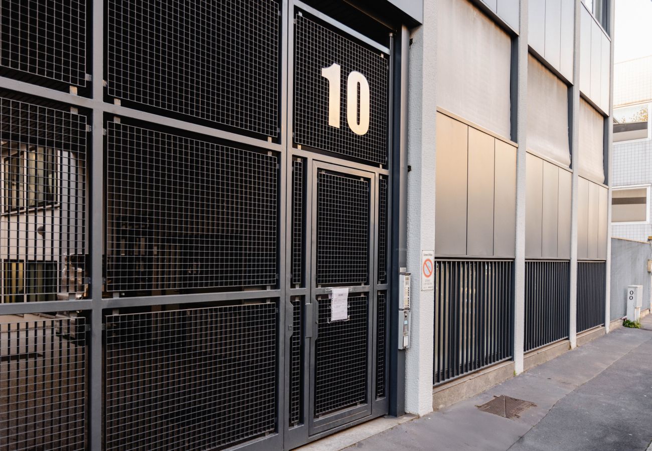 Apartment in Milan - Black & Light Milano
