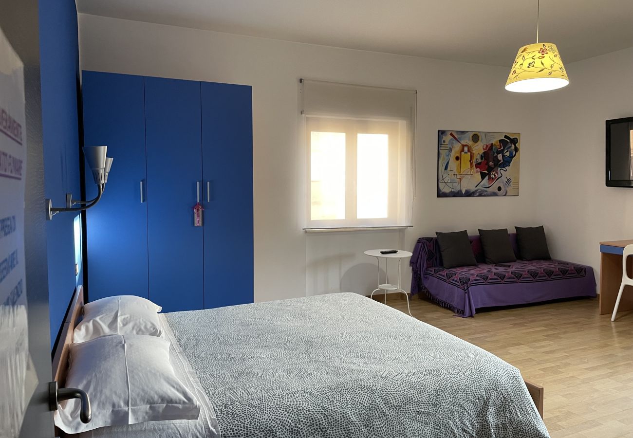 Alquiler por habitaciones en Schiavonea - Stanza Hegel 🔵 💡