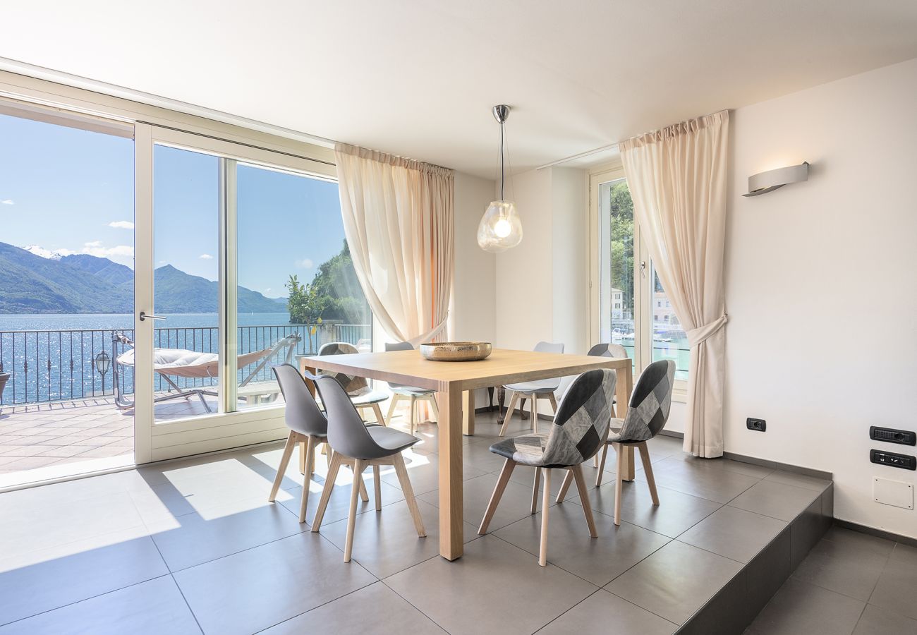 Apartamento en Dongo - Architect's house