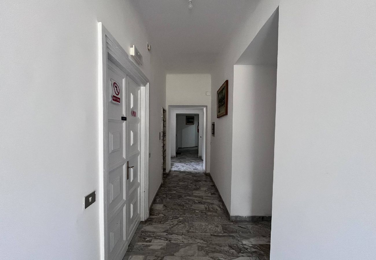 Alquiler por habitaciones en Roma - 24 camera tripla con bagno in comune