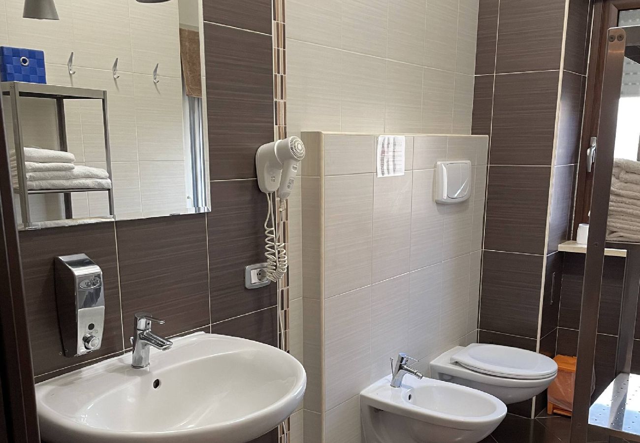 Alquiler por habitaciones en Cosenza - Stanza Socrate