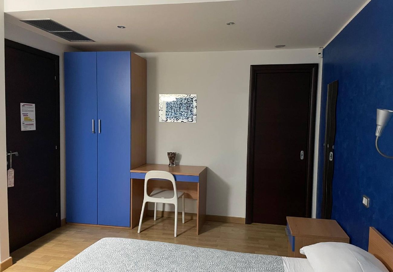 Alquiler por habitaciones en Cosenza - Stanza Platone