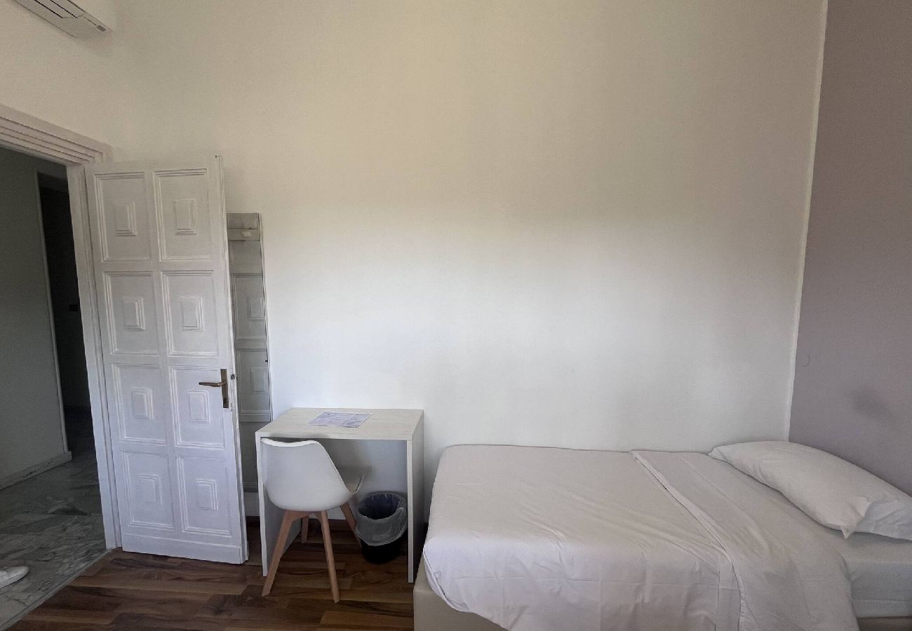 Alquiler por habitaciones en Roma - 22 singola con bagno in comune