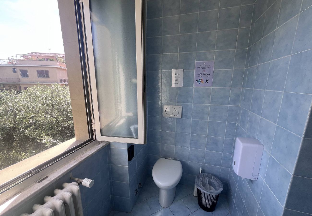 Alquiler por habitaciones en Roma - 22 singola con bagno in comune